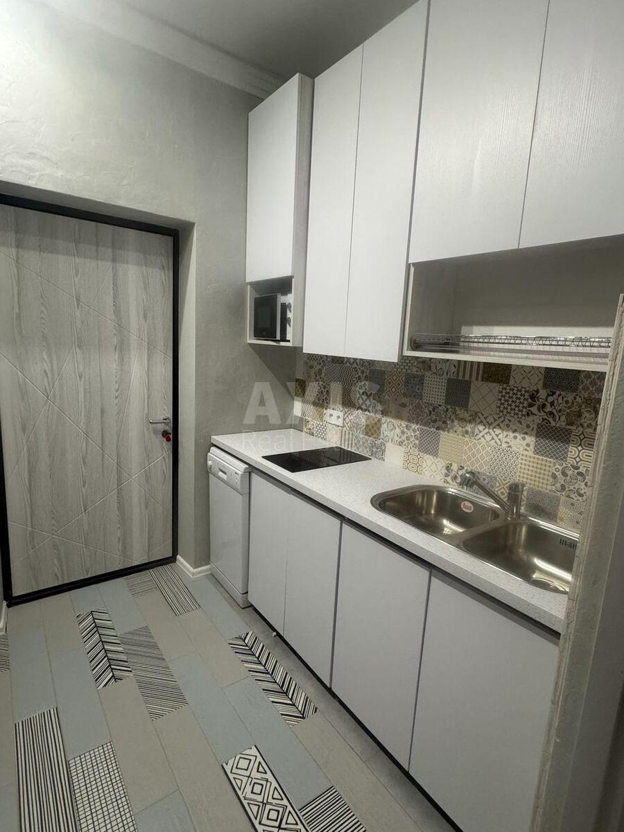 3k apartment vul. Kyrylo-Mefodii'vs'ka 2584020