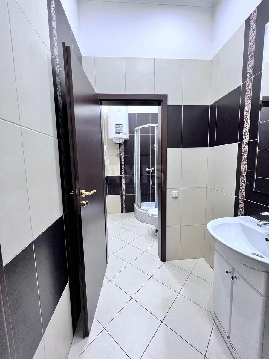 Офис ул. Верховинная 37, 130м25858311