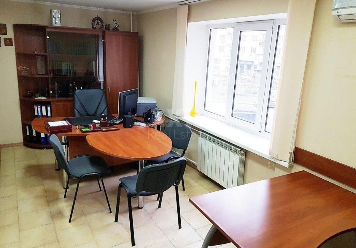 Office vul. Mechnykova 7, 45m20