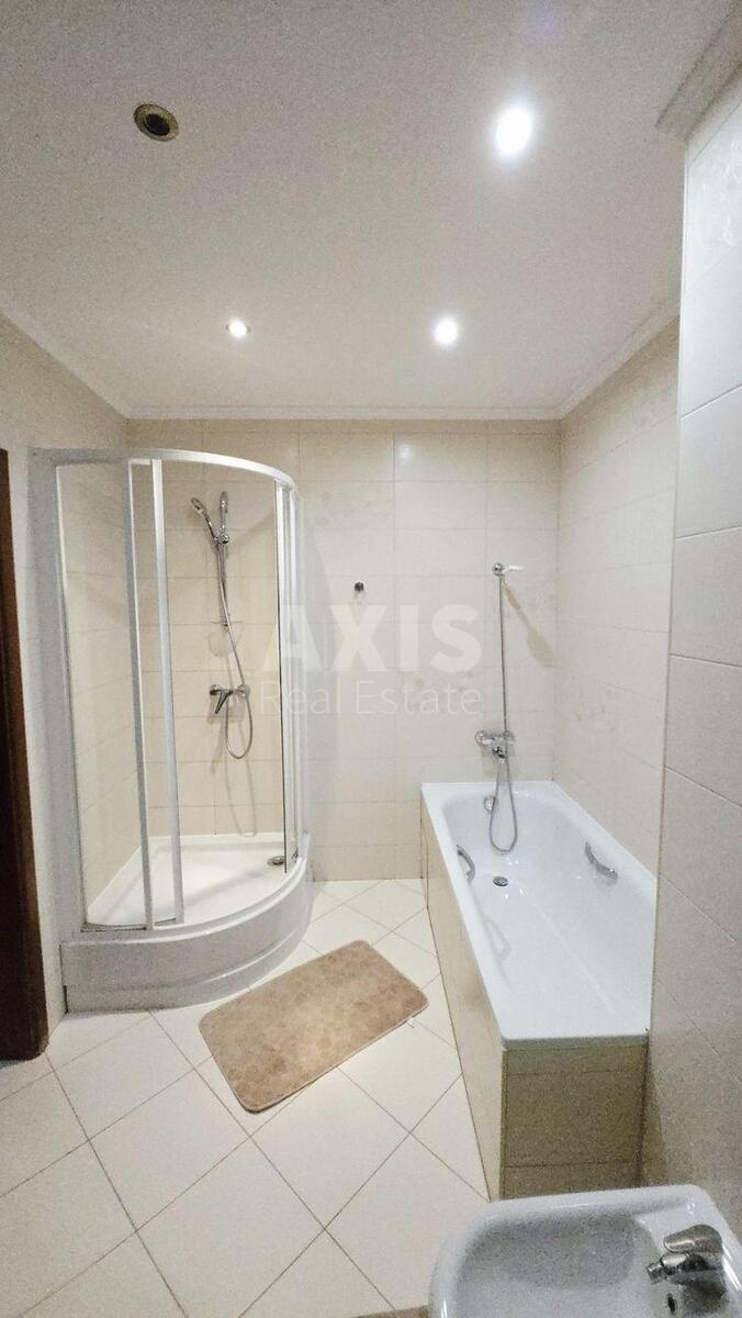 4k apartment vul. Pochajnyns'ka 25/496402115