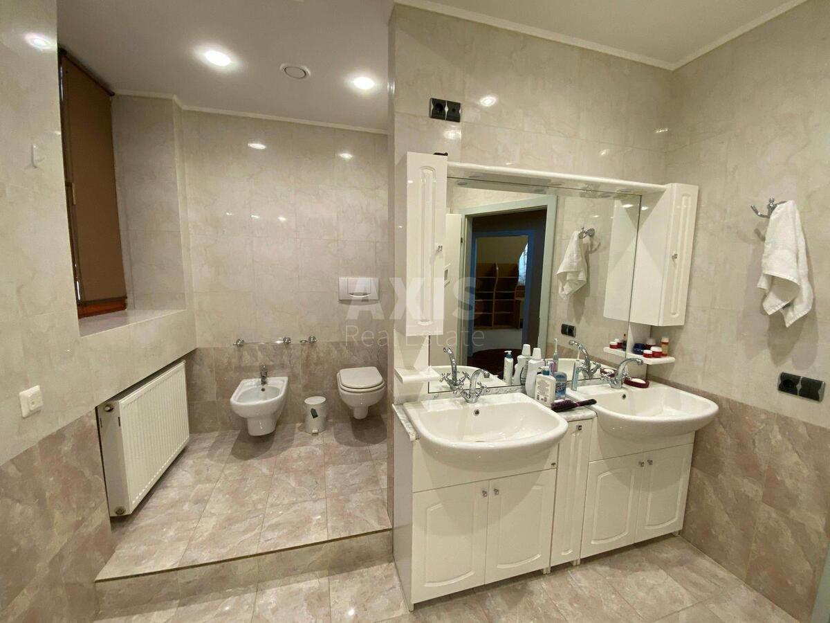 5k apartment vul. Antonovycha 7В9