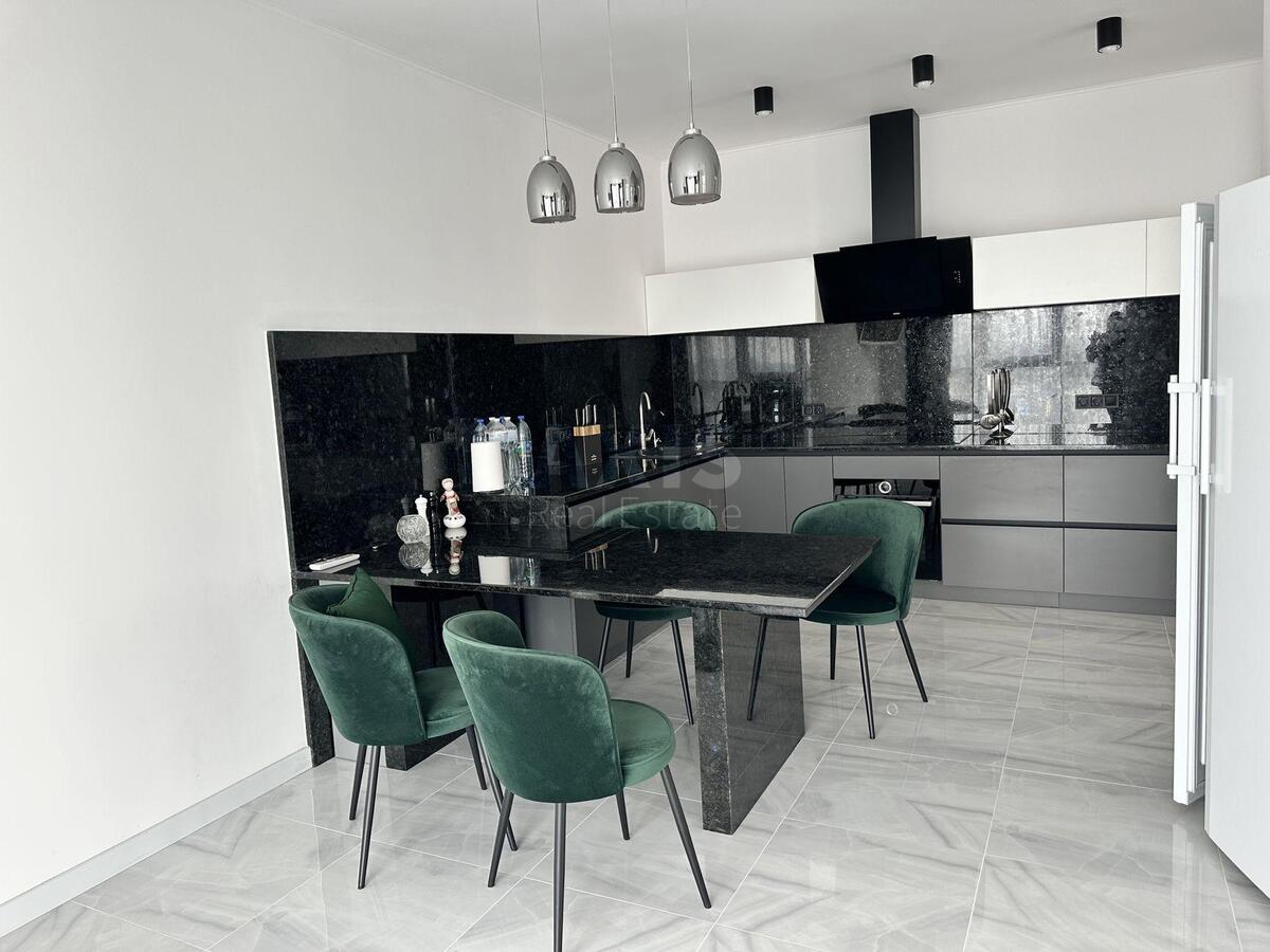 2k apartment vul. Dragomyrova Myhajla 4Б14