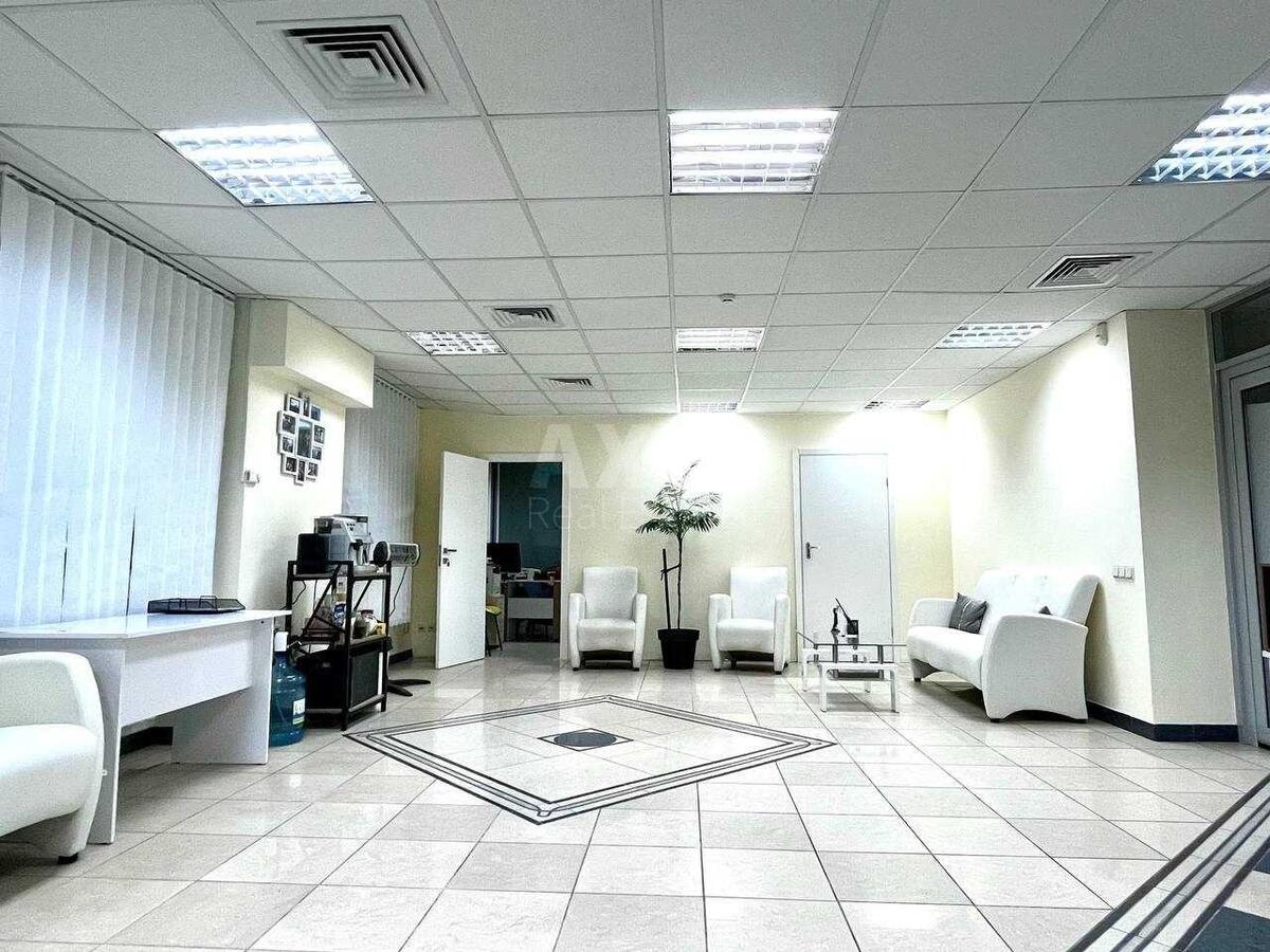 Office bul. Druzhby Narodiv 38, 103m27