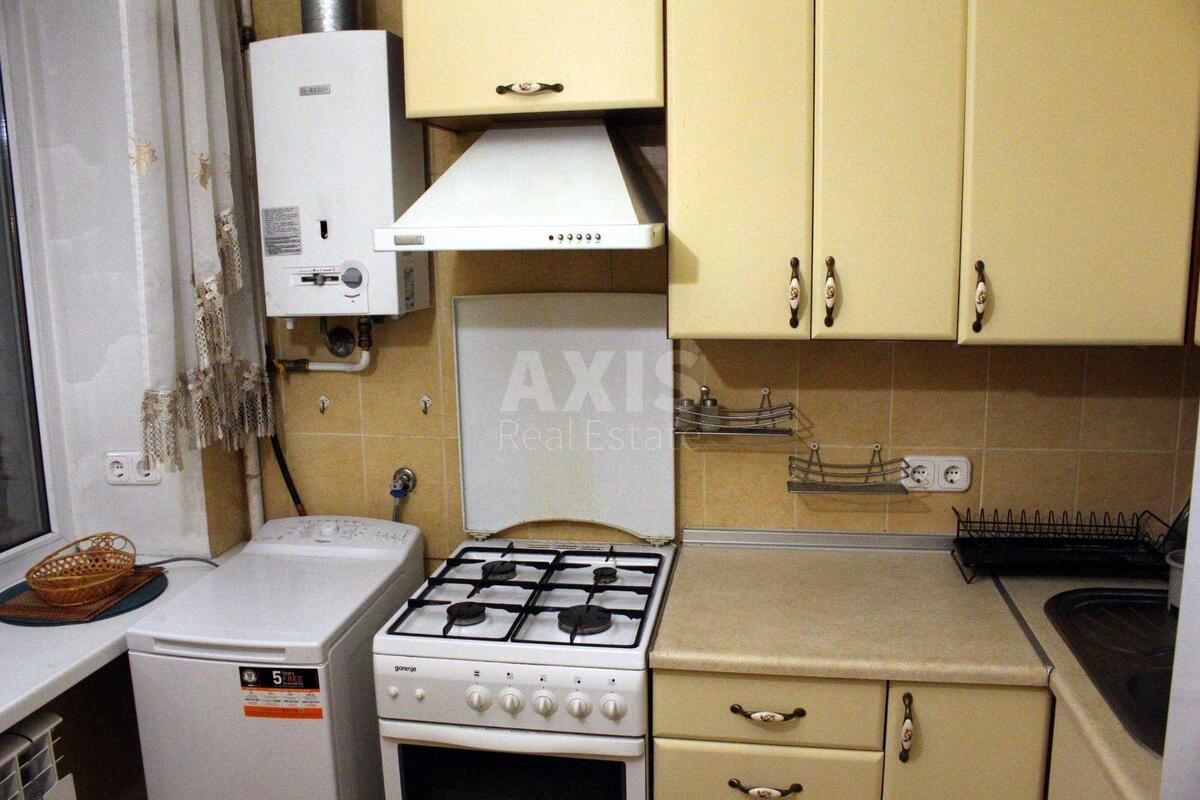 1k apartment vul. Vasylya Tyutyunnyka 11/261951