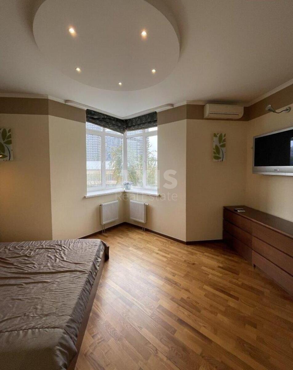 2k apartment vul. Jevgena Konoval'cja 32Г0