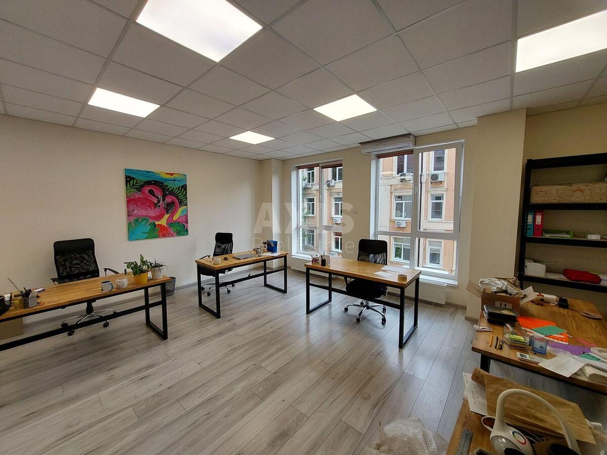 Office vul. Glybochyc'ka 40, 71m26