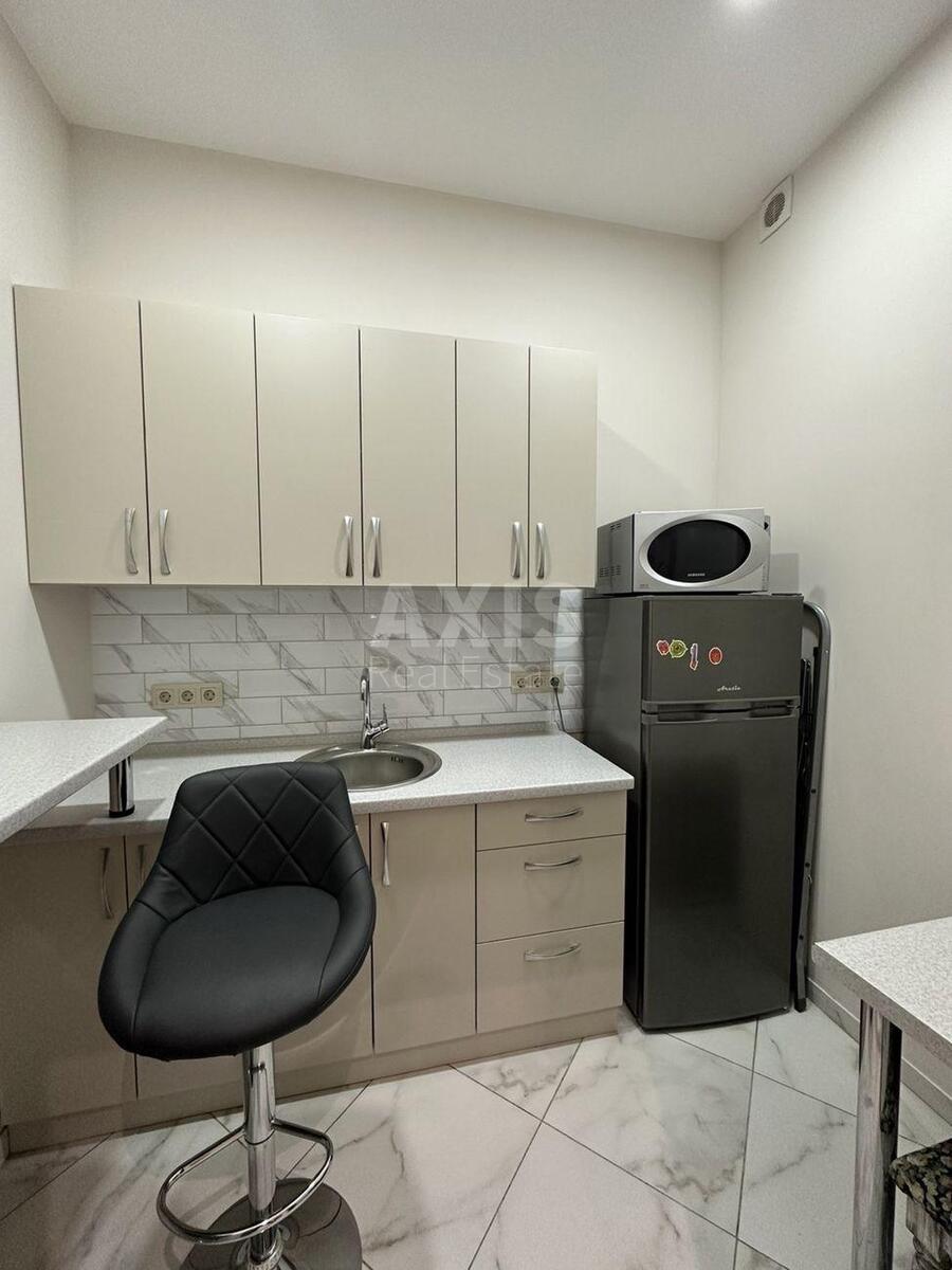 Office vul. Barbjusa Anri 28А, 100m25