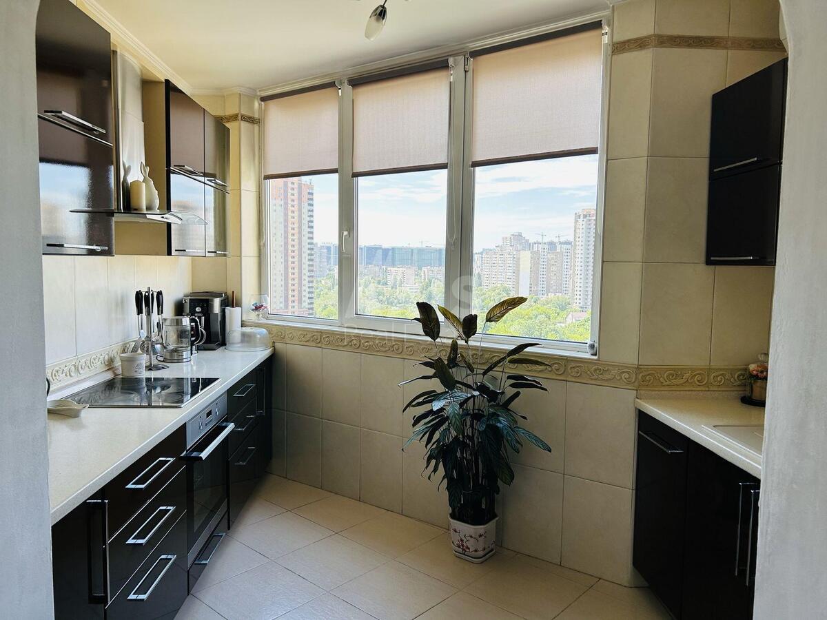 3k apartment pr-t Grygorenka Petra 5584590
