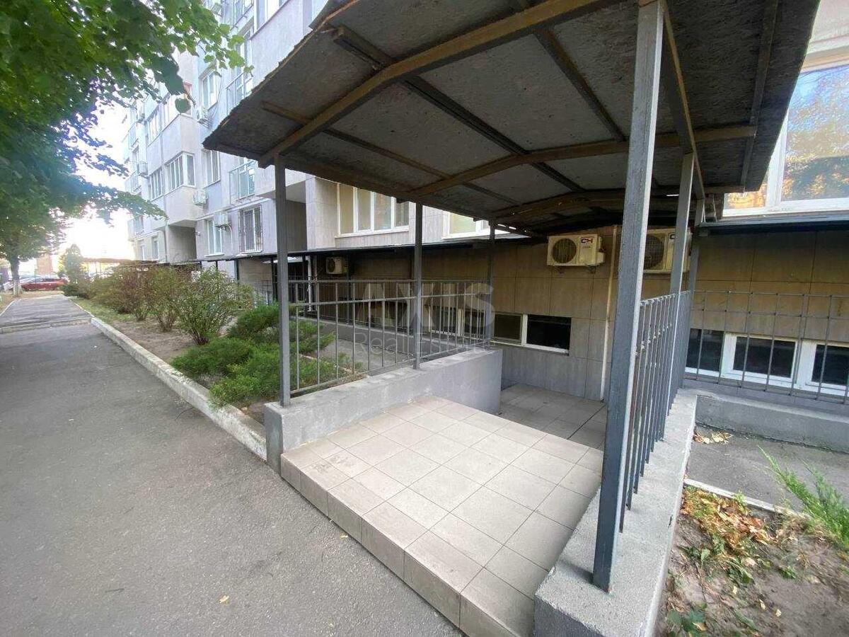 Trade object vul. Andrjushhenka Grygorija 6Г, 72m22