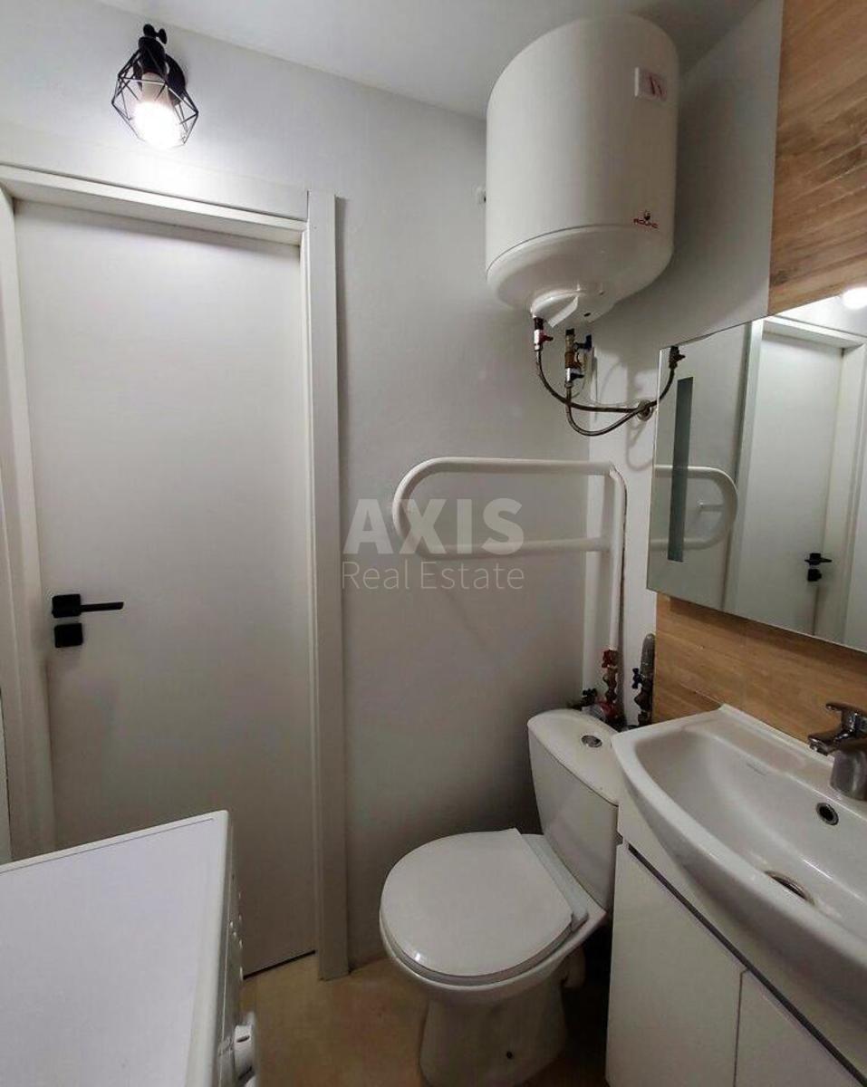 1k apartment vul. Post-Volyns'ka 2/1036