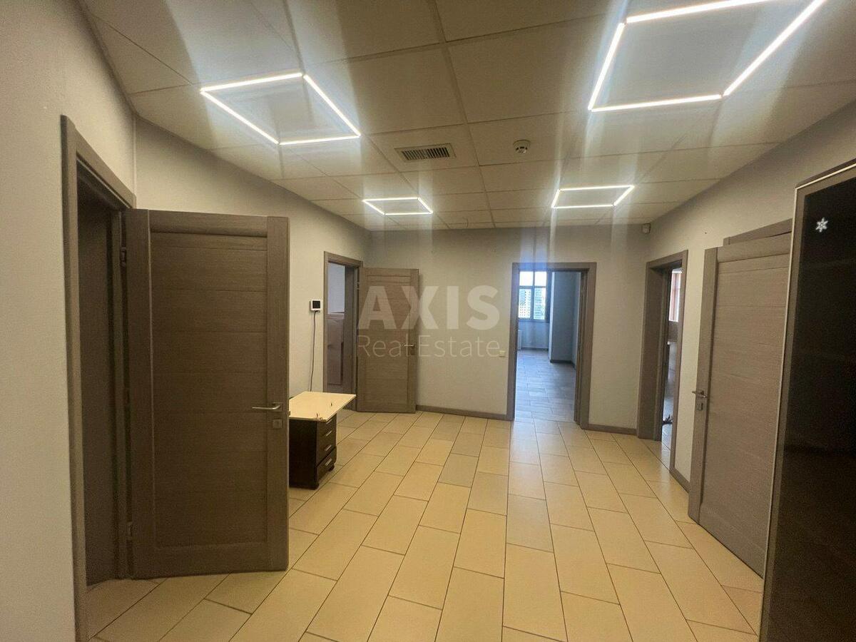 Office vul. Velyka Vasyl'kivs'ka 72, 198m2