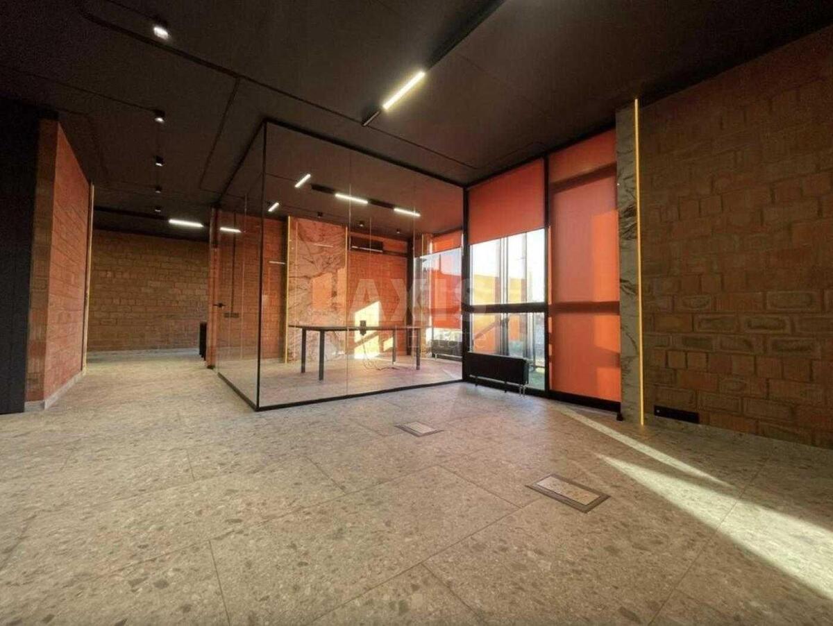 Office vul. Kudri Ivana 1, 300m2602725