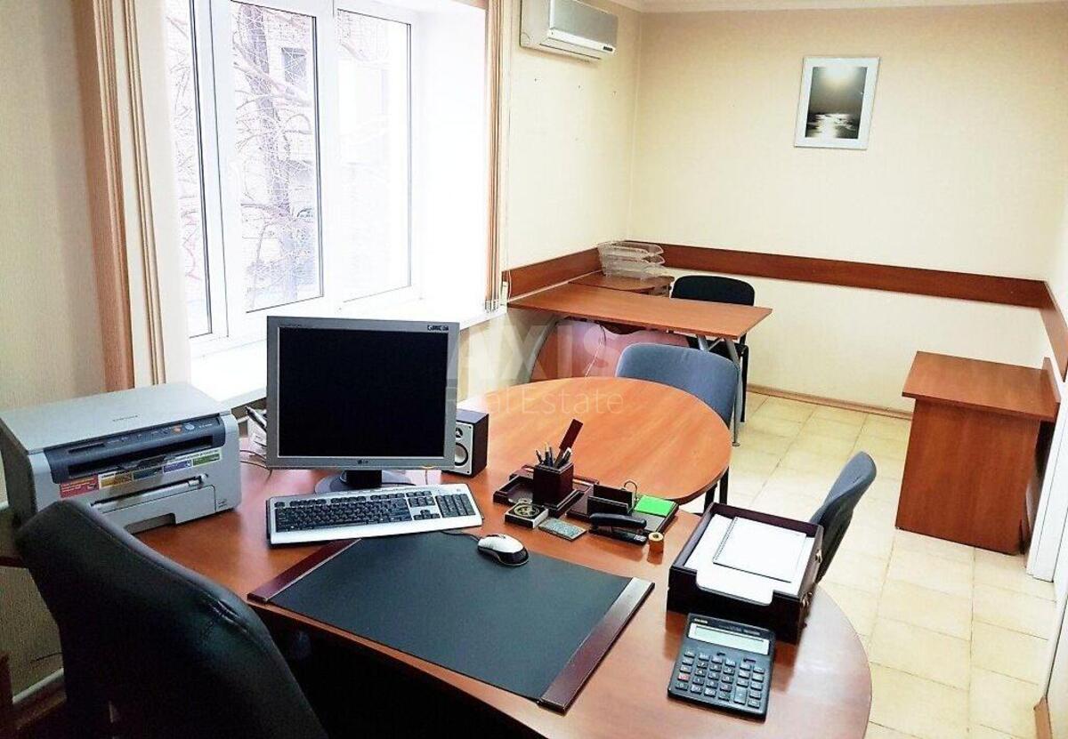 Office vul. Mechnykova 7, 45m21