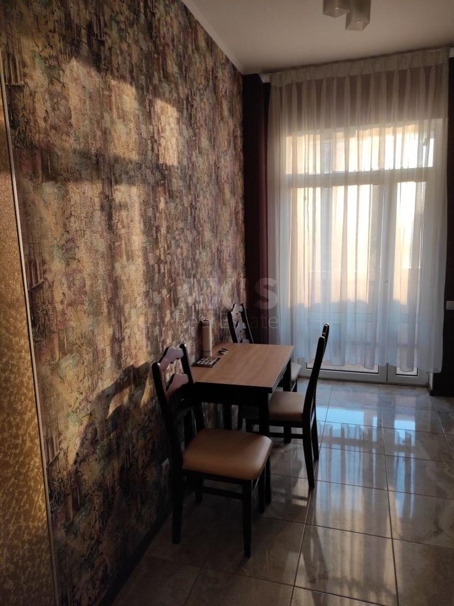 1k apartment vul. Jevgena Konoval'cja 341