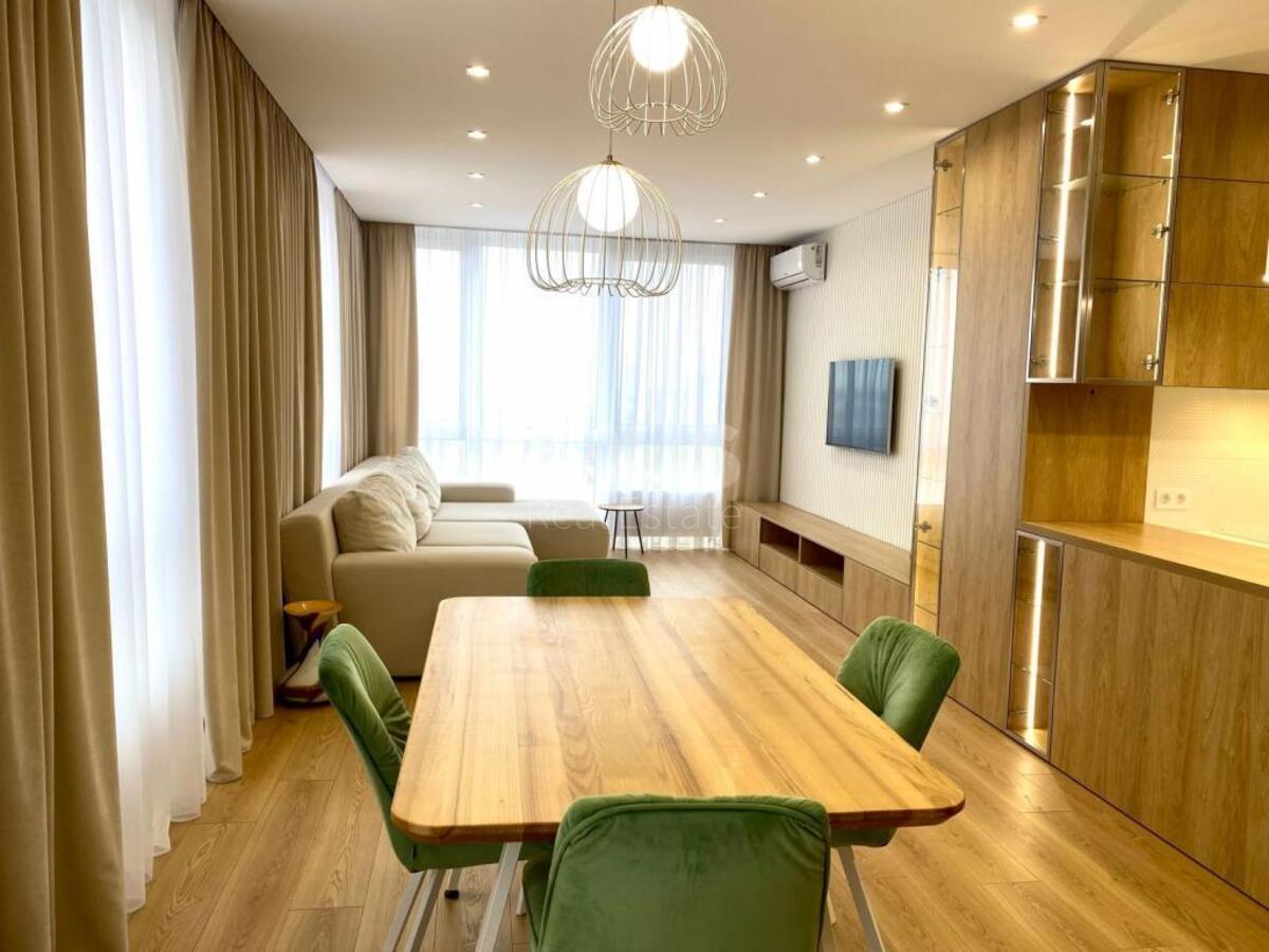 4k apartment vul. Zarichna 160