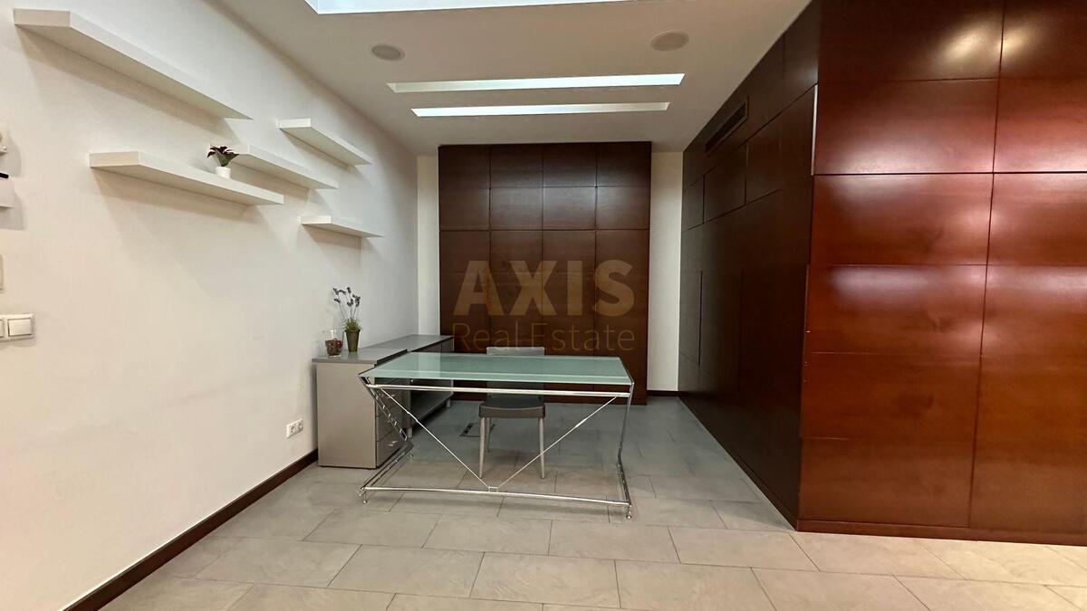 Office vul. Velyka Vasyl'kivs'ka 72, 170m23