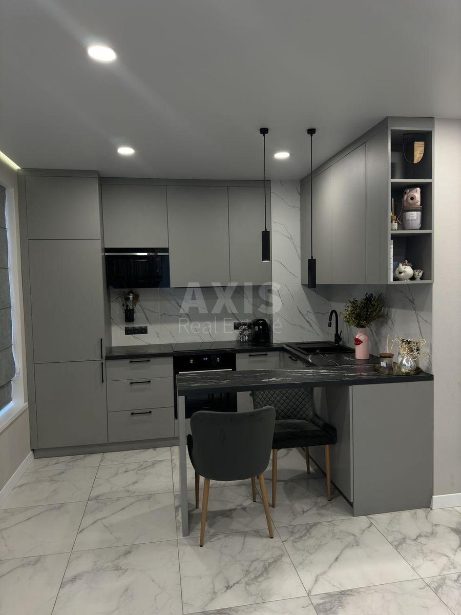 2k apartment vul. Radystiv 32