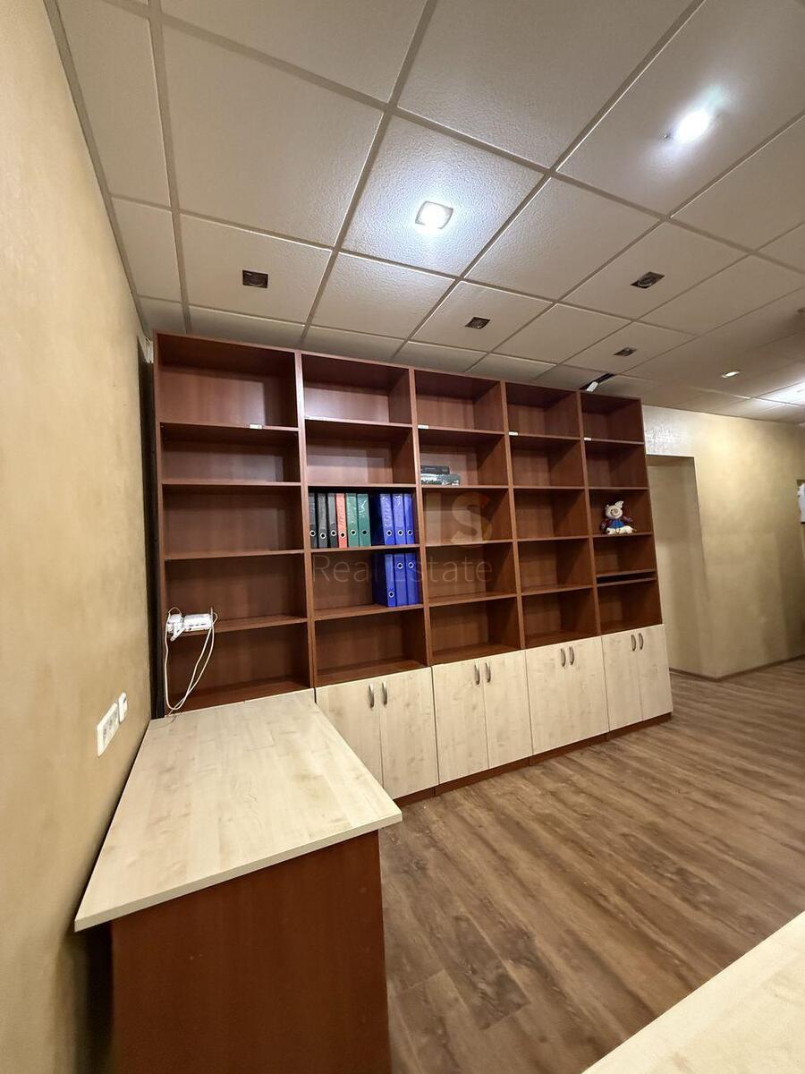 Office bul. Druzhby Narodiv 21, 90m2571053