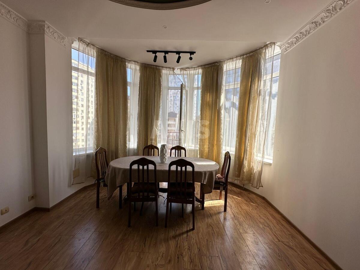 3k apartment vul. Zlatoustivs'ka 502