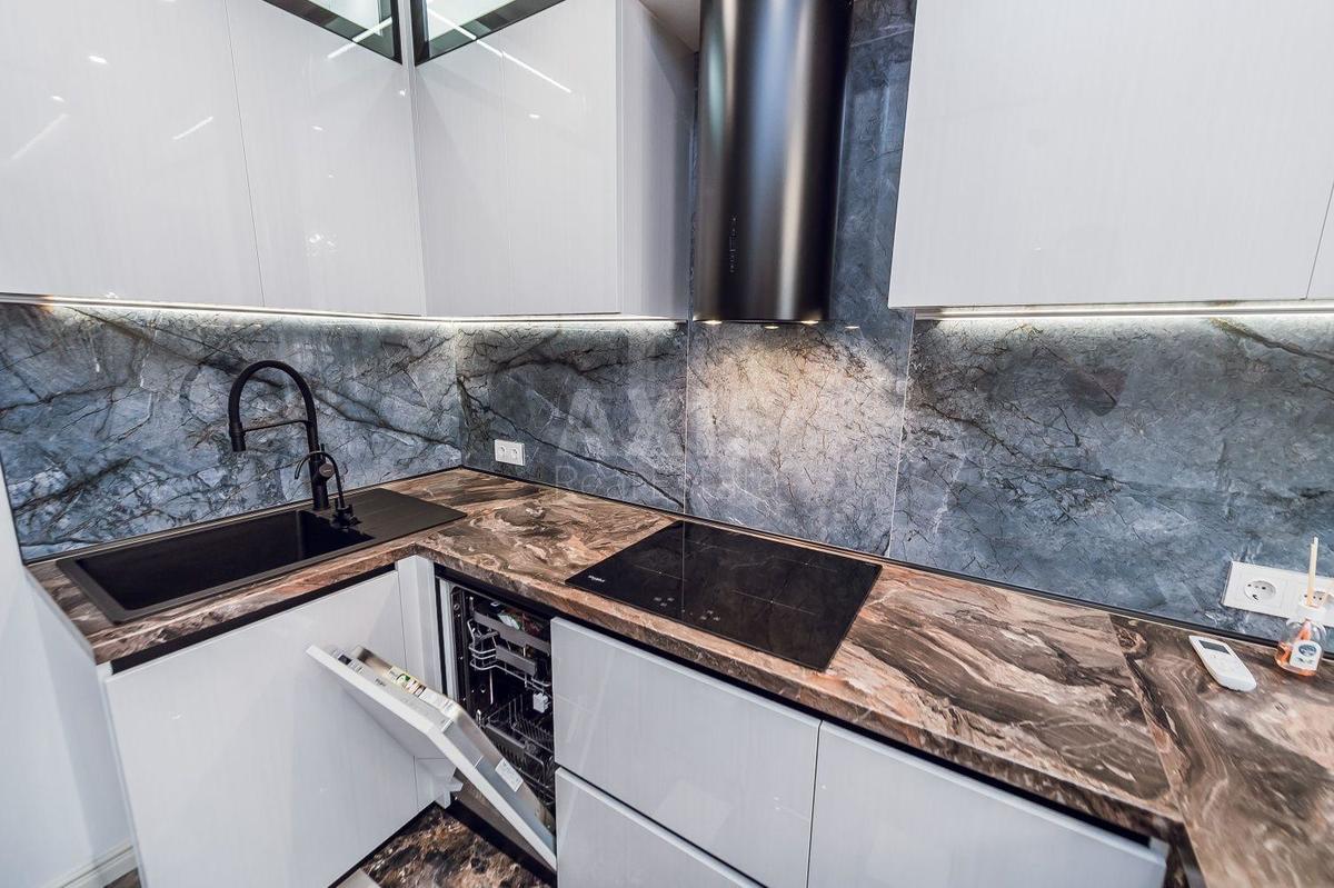 1k apartment vul. Saljutna 2Б2