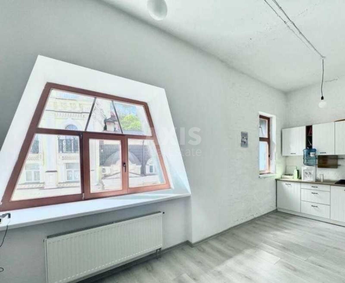 Office vul. Vozdvyzhens'ka 22, 155m22