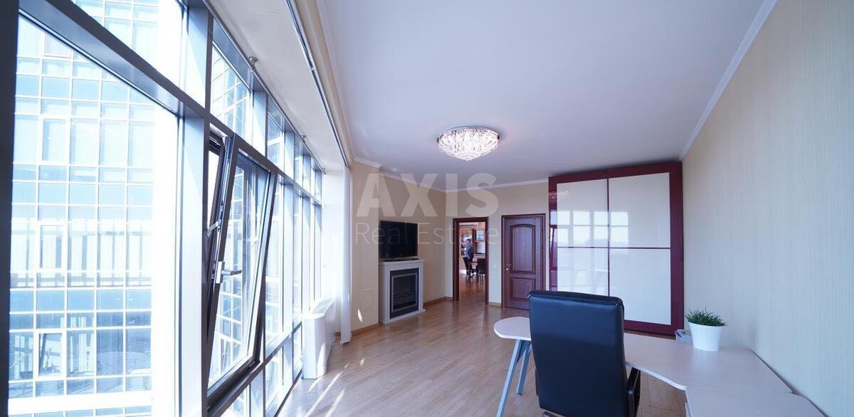 Office vul. Velyka Vasyl'kivs'ka 72, 190m20