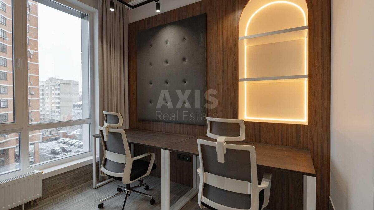 Office vul. Bul'varno-Kudrjavs'ka 15, 171m28