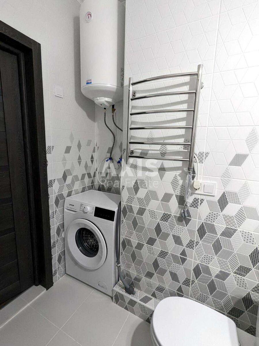 1k apartment pr-t Berestejskij 67596875