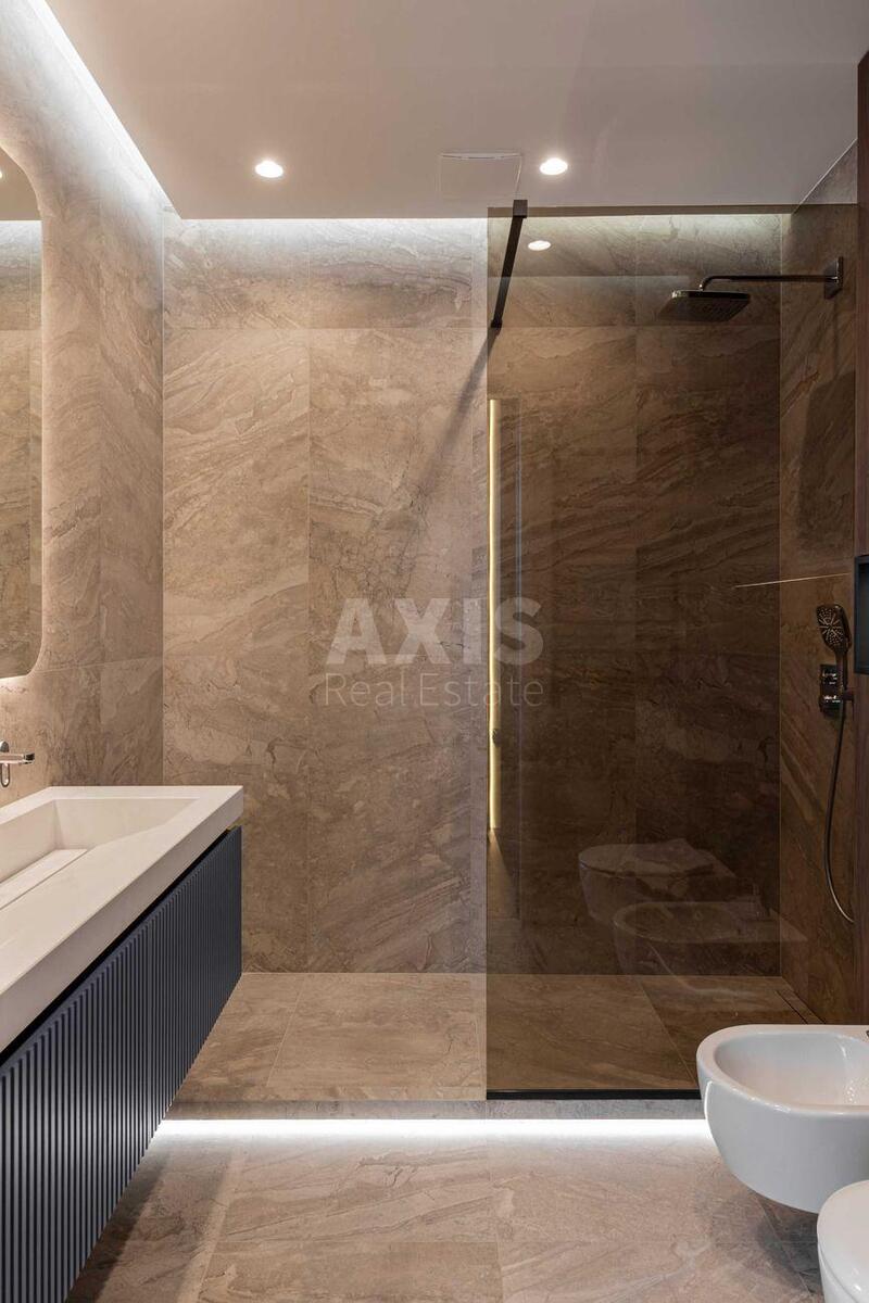 4k apartment vul. Dragomyrova Myhajla 1812