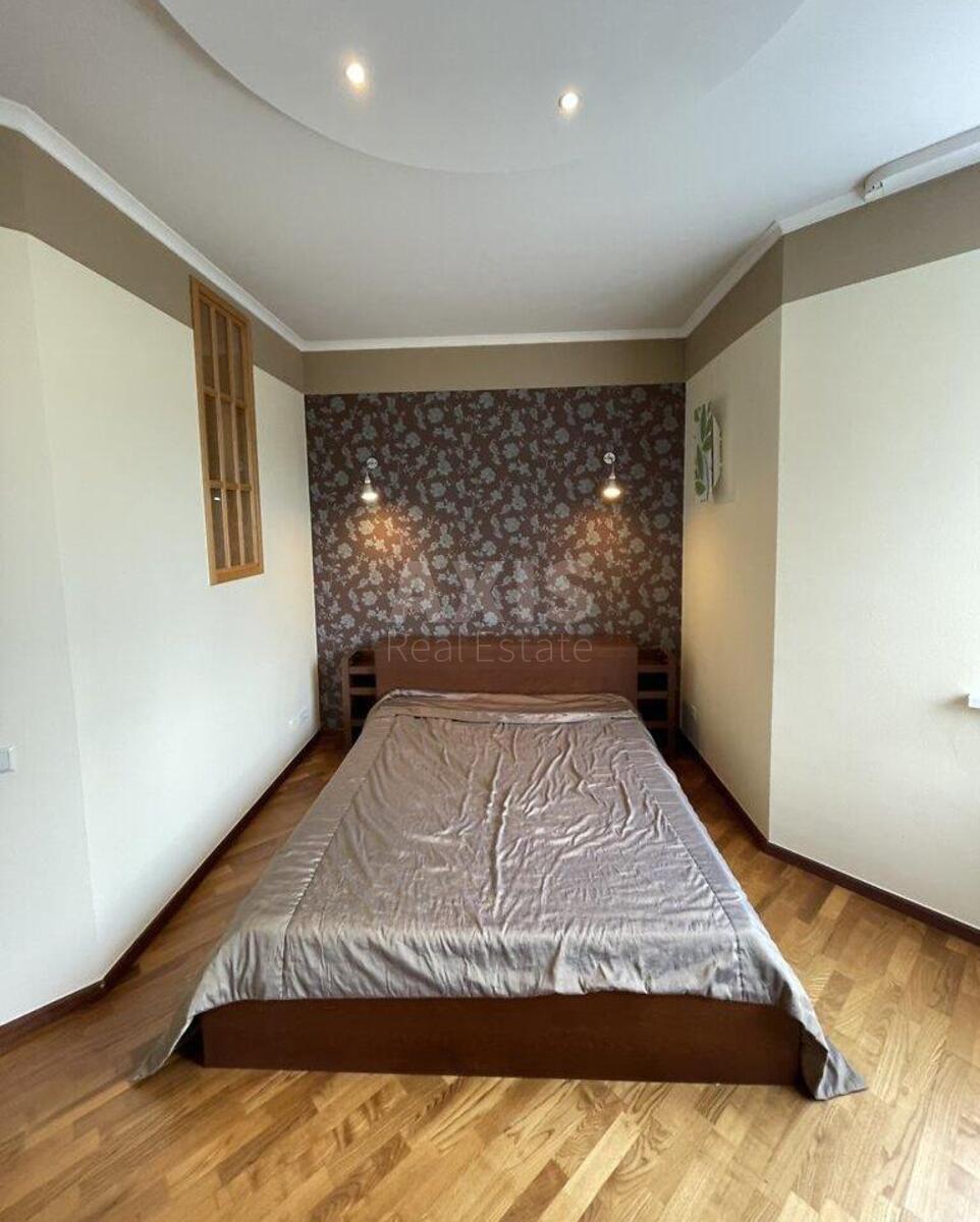 2k apartment vul. Jevgena Konoval'cja 32Г1