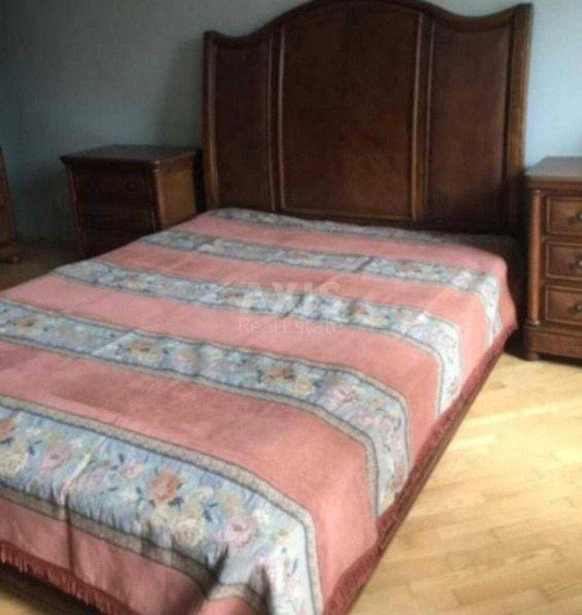 2k apartment vul. Zhyljans'ka 30А1