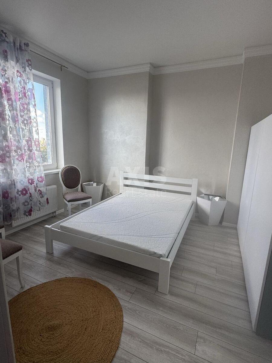 3k apartment vul. Kyrylo-Mefodii'vs'ka 2584022