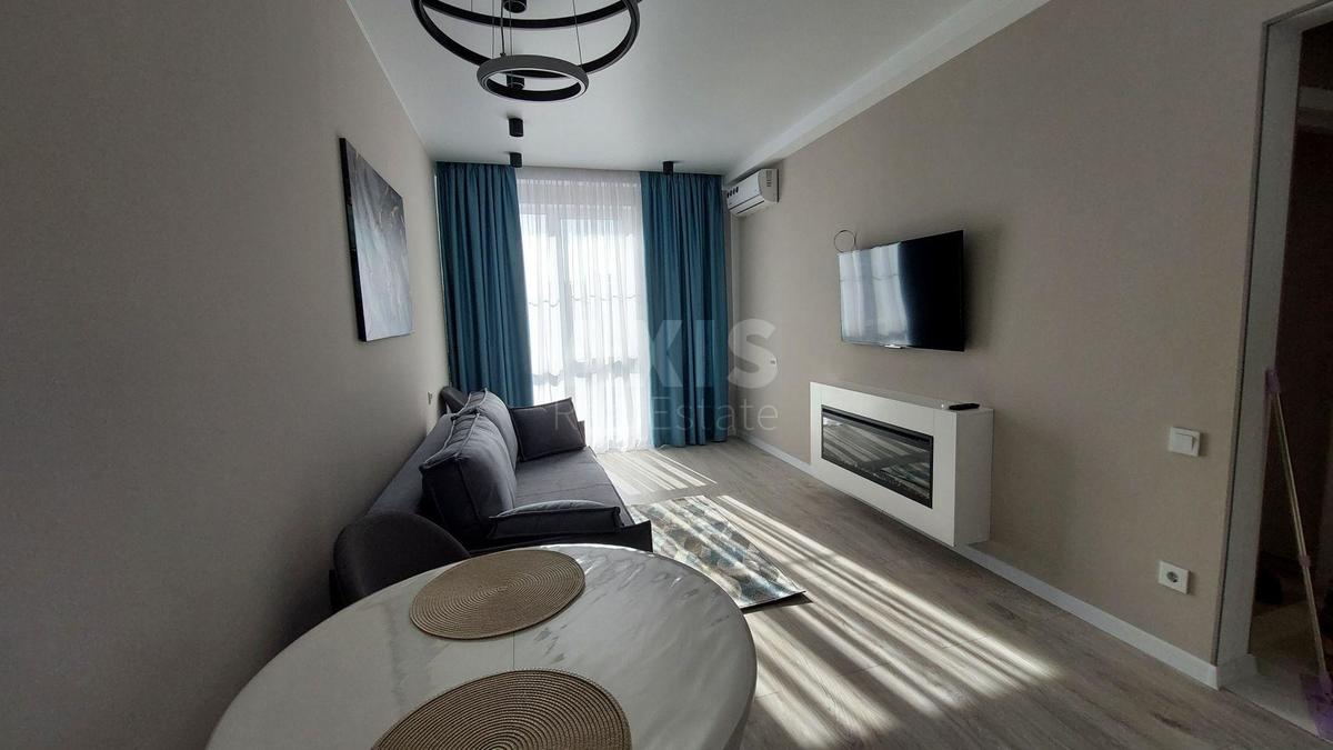2k apartment vul. Myhajla Maksymovycha 24
