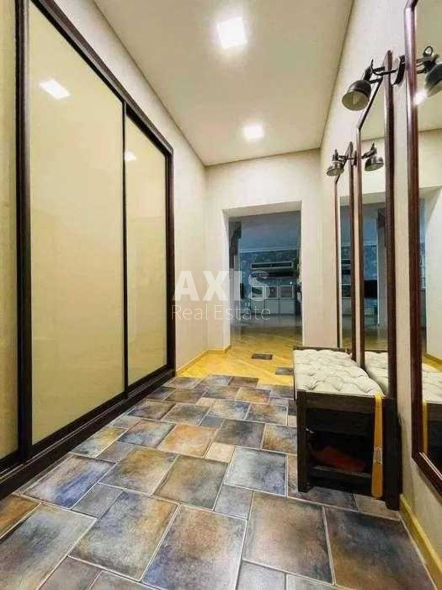 3k apartment vul. Barbjusa Anri 37/110