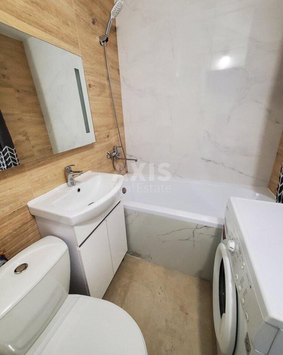 1k apartment vul. Post-Volyns'ka 2/1037