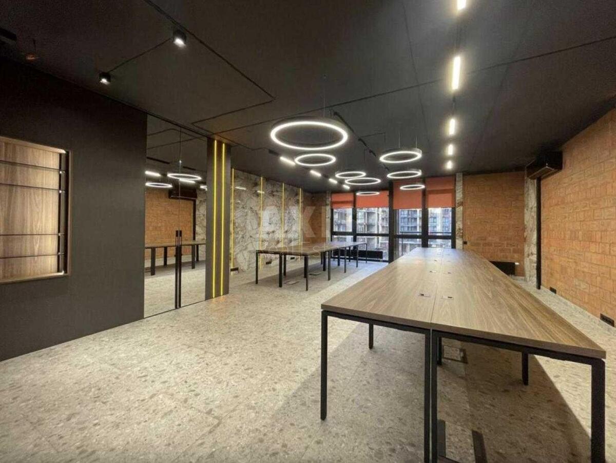 Office vul. Kudri Ivana 1, 300m2602726