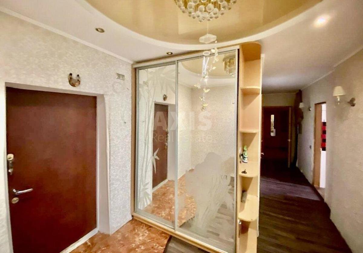 2k apartment vul. Oleny Pchilky 27
