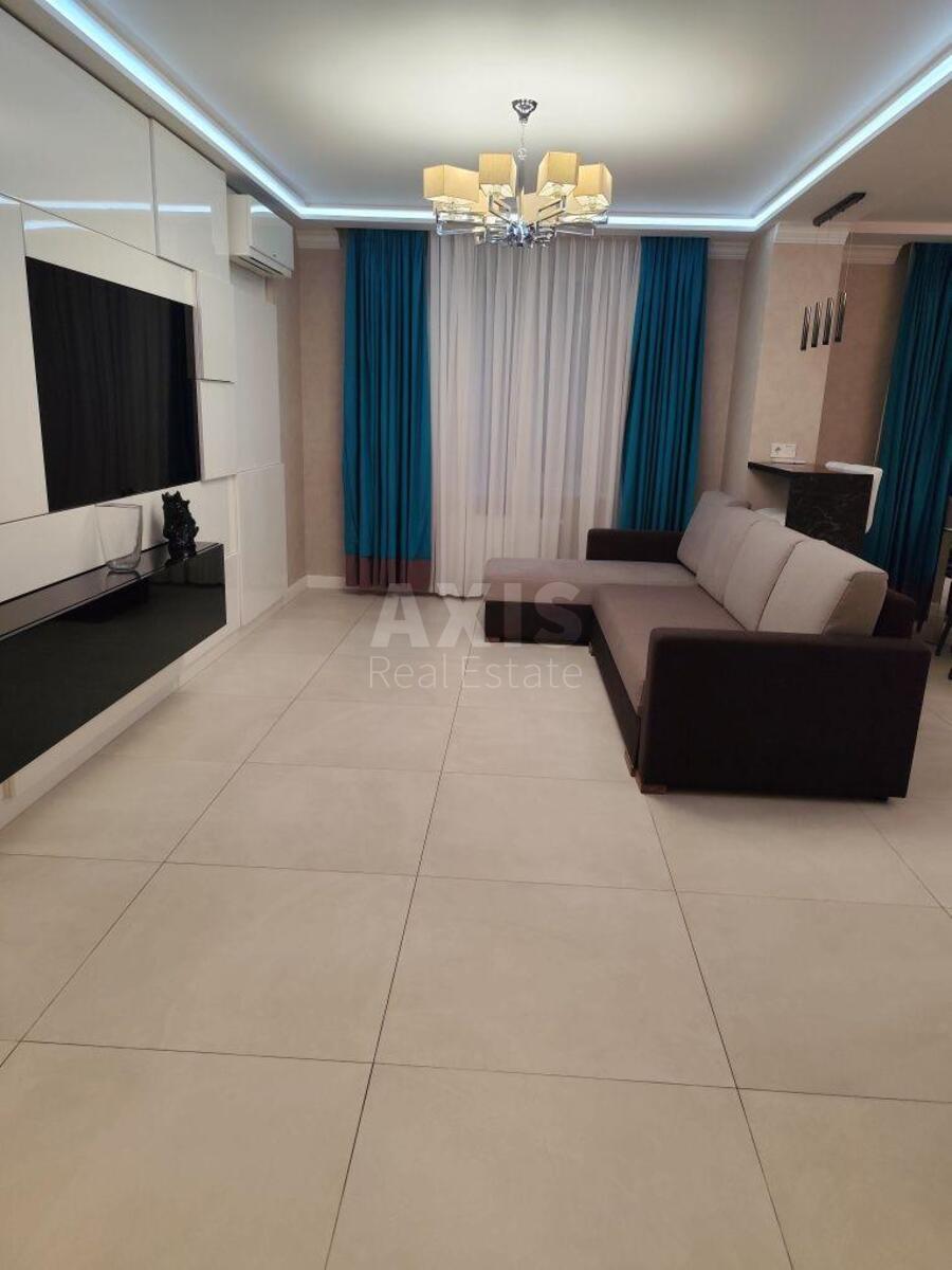 Office vul. Dmytrivs'ka 75, 115m20