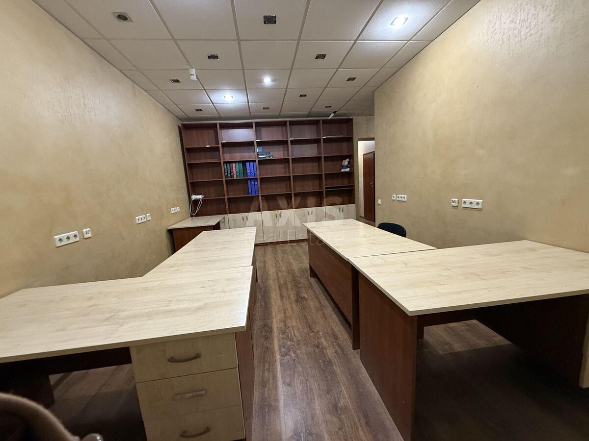 Office bul. Druzhby Narodiv 21, 90m2571054