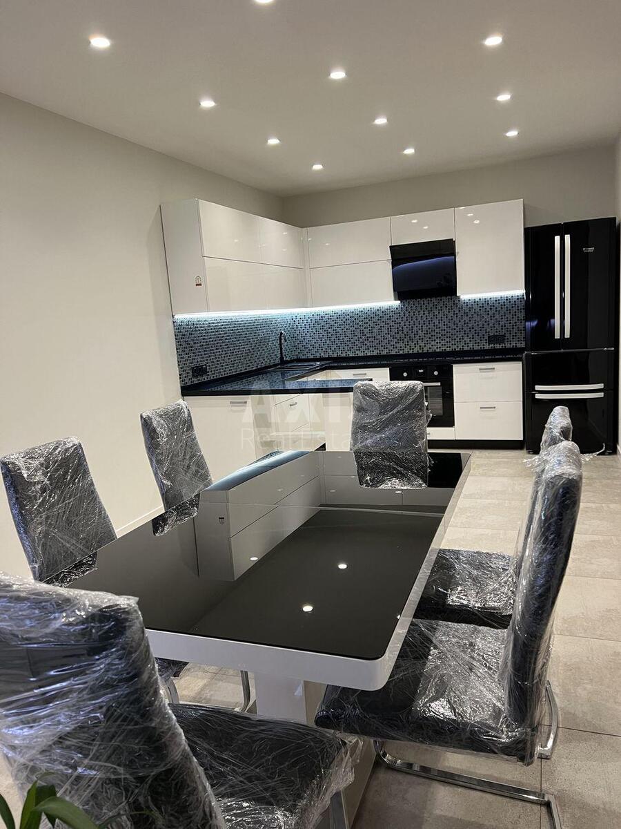 3k apartment vul. Dmytrivs'ka 10615680