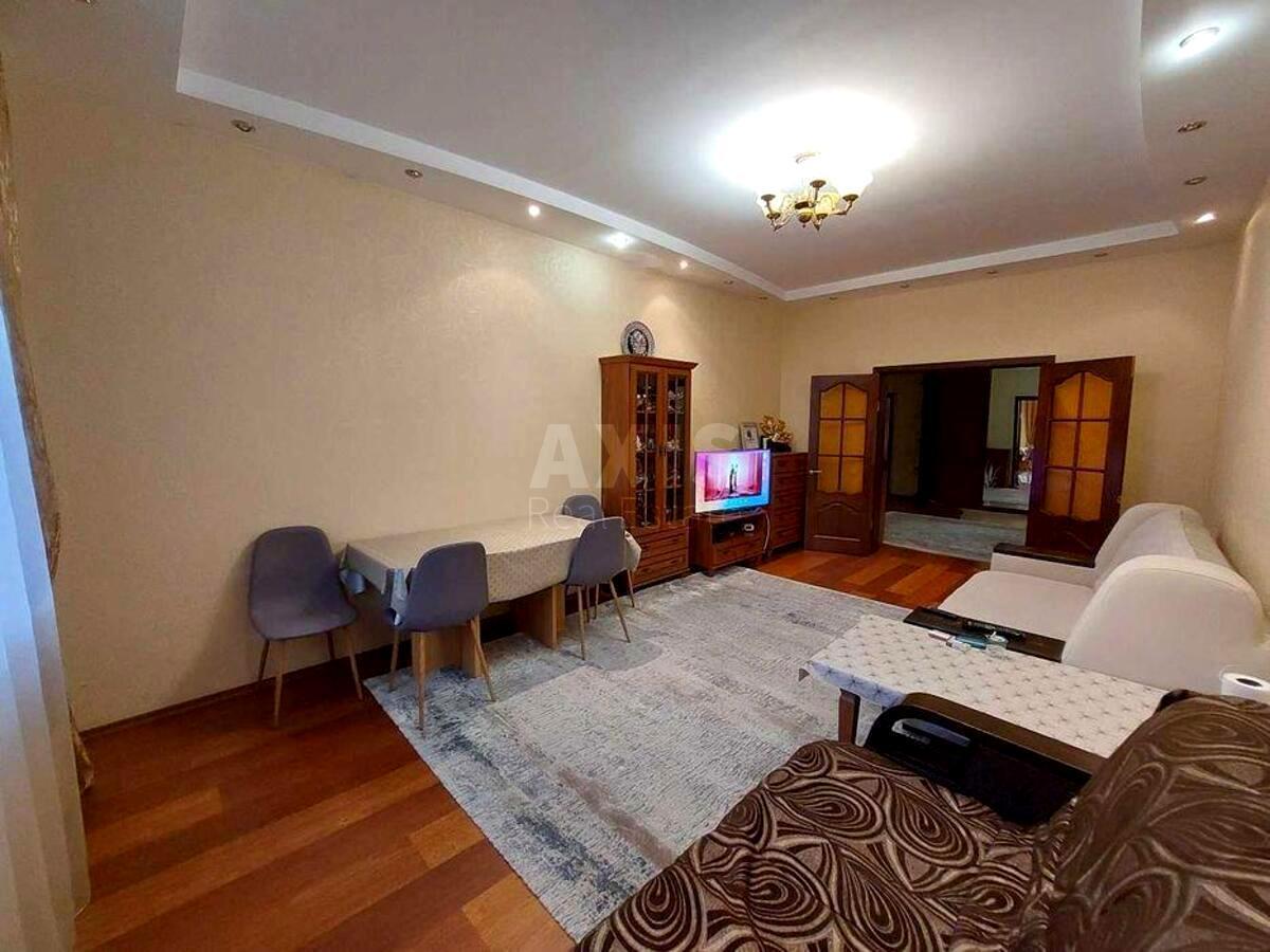 3k apartment vul. Sribnokil's'ka 14А614652