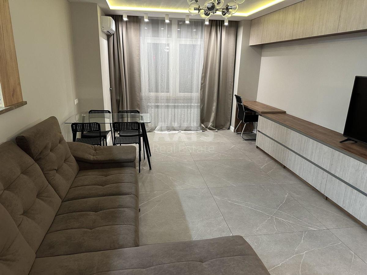 1k apartment vul. Lypkivs'kogo Vasylja Mytropolyta 37Б