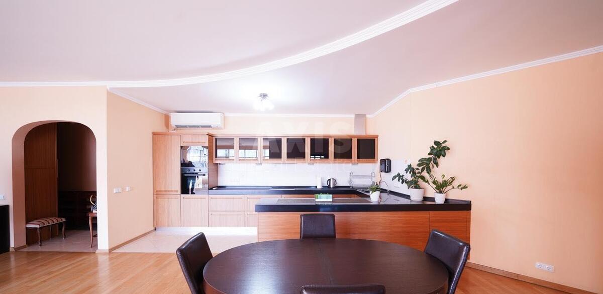 Office vul. Velyka Vasyl'kivs'ka 72, 190m21