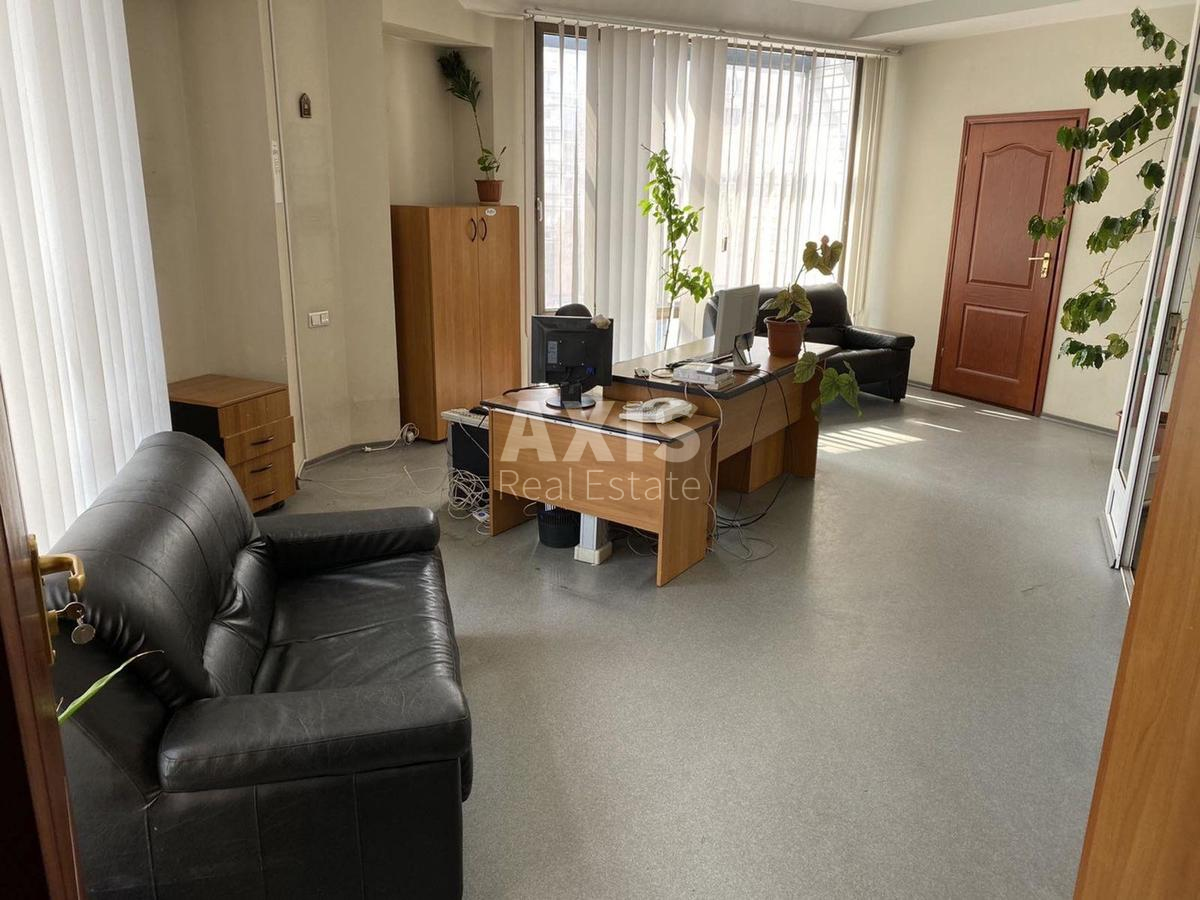 Office vul. Spas'ka 5, 182m2