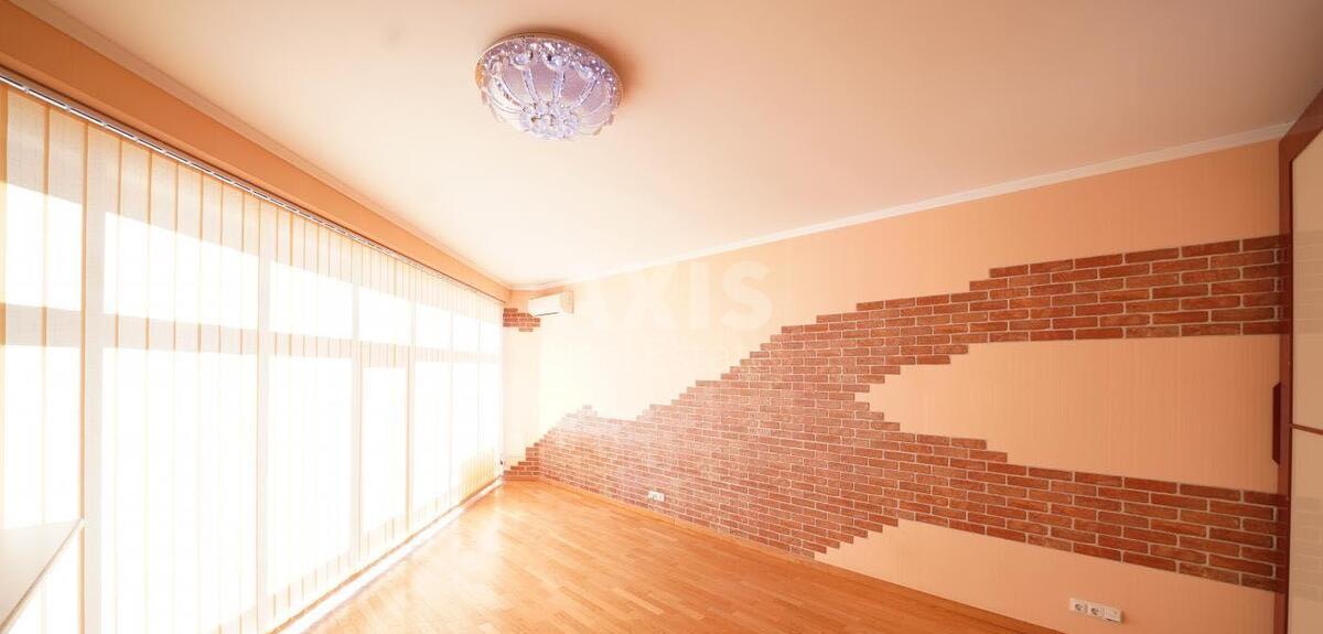 Office vul. Velyka Vasyl'kivs'ka 72, 190m22