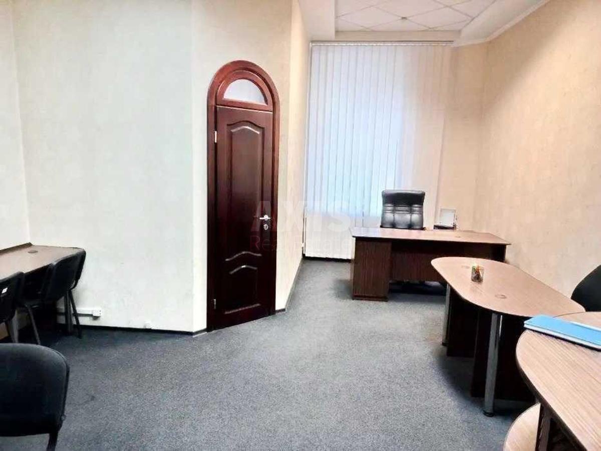 Office bul. Druzhby Narodiv 38, 50m2