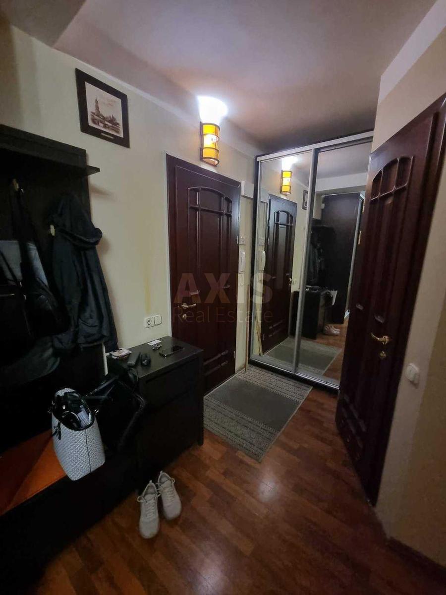 1k apartment vul. Majborody Platona 217