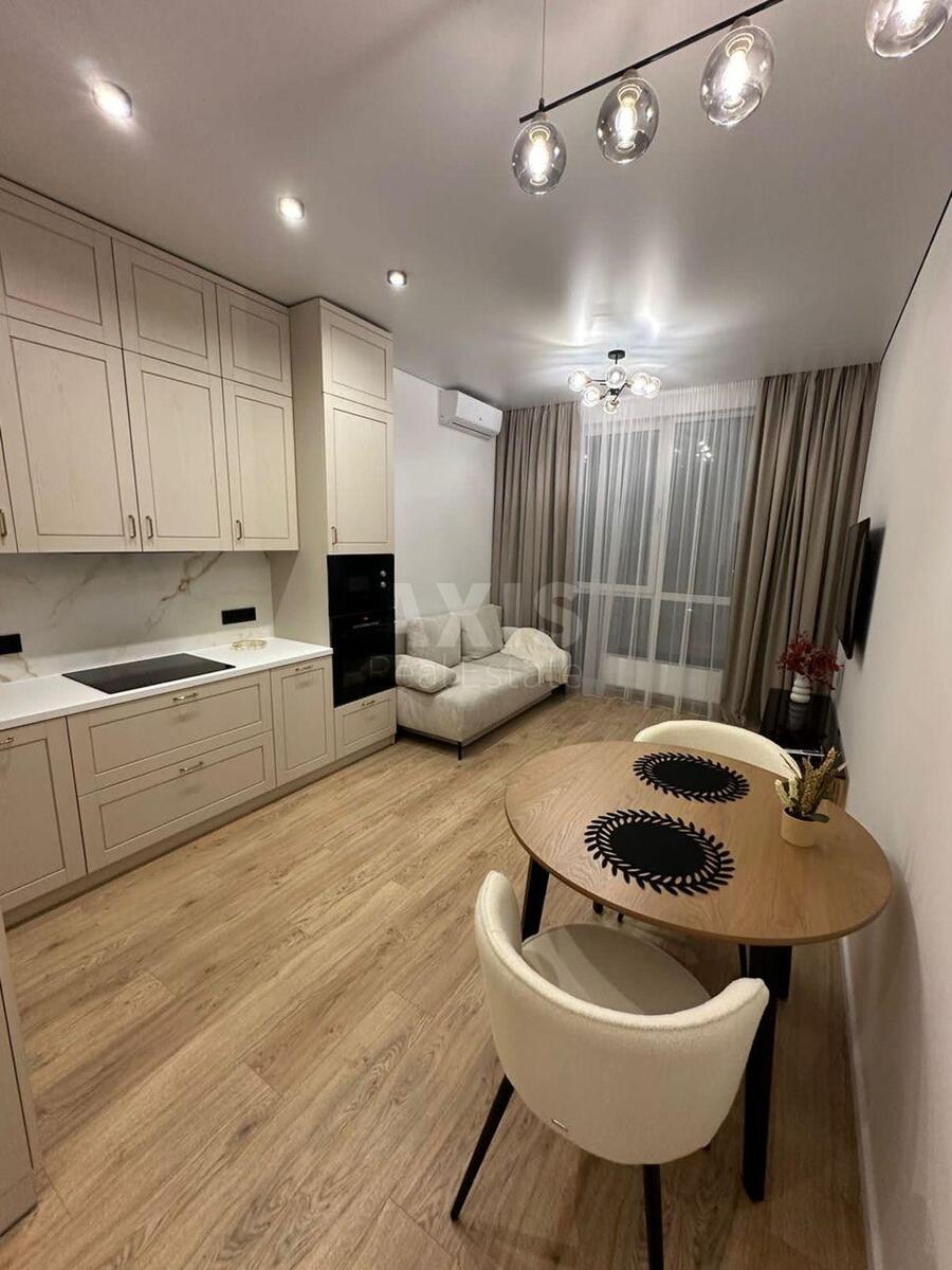1k apartment vul. Bul'varno-Kudrjavs'ka 17Б
