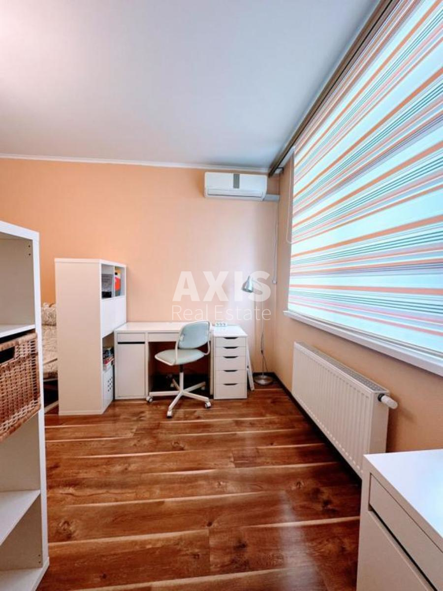 1k apartment vul. Voskresens'ka 12в2
