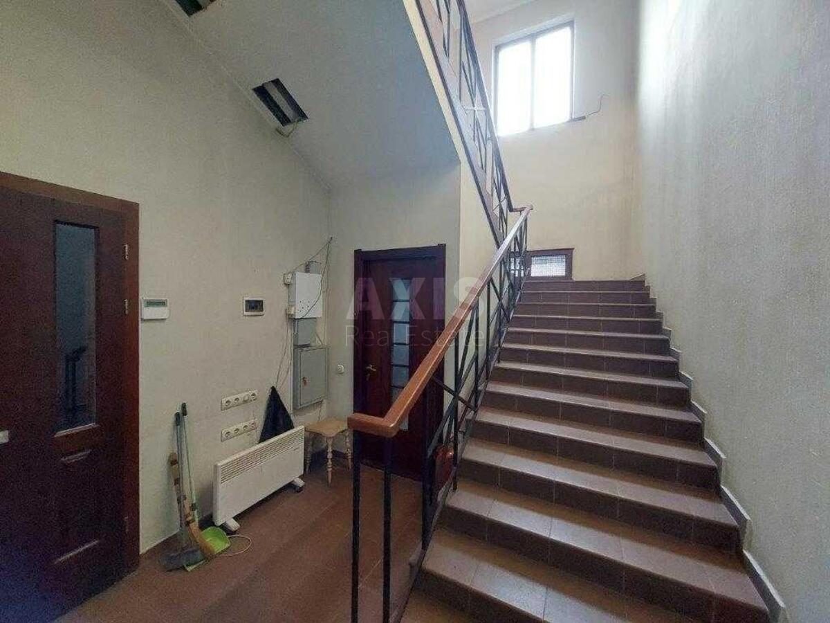 Office vul. Nyzhn'ojurkivs'ka 45, 220m2590117